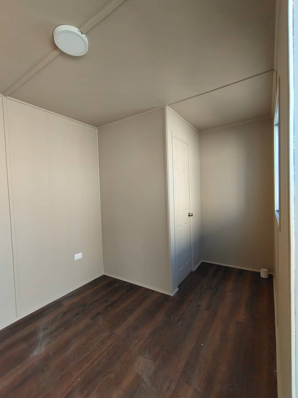 Módulo Escritório com Casa de Banho – 20 Pés (Ref: 1101)